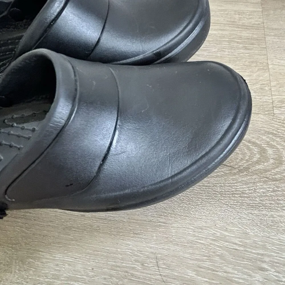 Crocs 10876 Mercy Work Clogs Women Size 7 Black Slip Resistant Nursing Chef Shoe